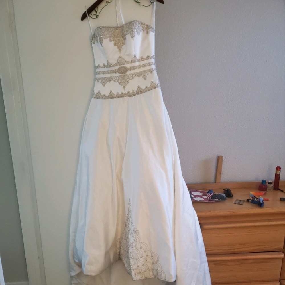 Oleg Cassini SZ 4 Satin Wedding Gown